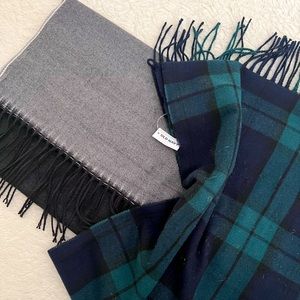 2-women scarfs. Brand new. One from old navy with tags. Other off brand.